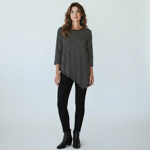 Chico’s Travelers Black And White Striped Asymmetrical Hem Tunic Top Size 2